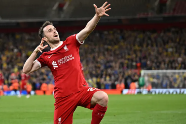 ليفربول يُحيي الذكرى الأولى لرحيل ديوجو جوتا برسالة مؤثرة.. وتمثال “Forever 20” يخلد أسطورة الرقم 20