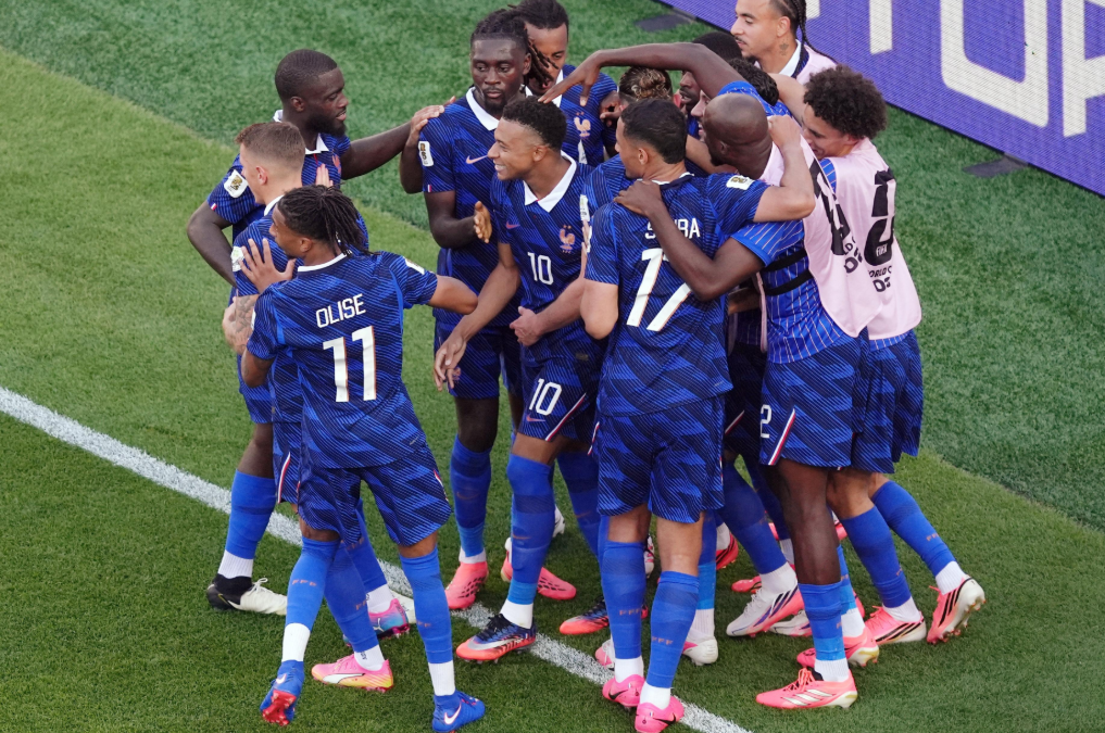 مبابي يقود فرنسا لتجاوز كمين باراجواي.. والديوك يصطدمون بالمغرب في ربع نهائي كأس العالم 2026