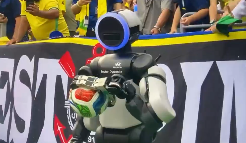 التكنولوجيا تكتب التاريخ في المونديال.. روبوت “أطلس” يفاجئ الجماهير داخل أرضية الملعب باحتفالية هالاند