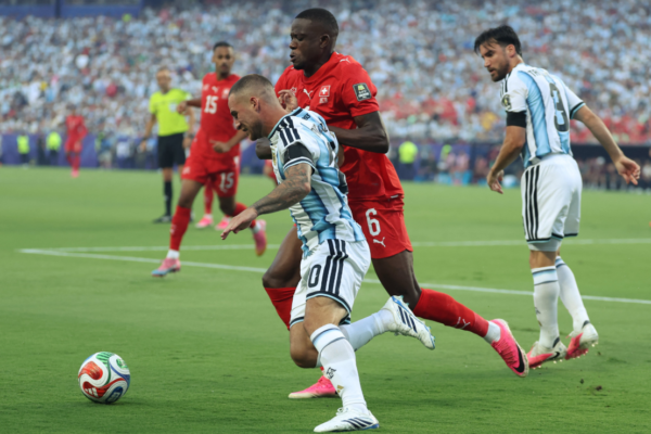 ميسي يصنع الفارق.. الأرجنتين تتقدم على سويسرا بهدف ماك أليستر في ربع نهائي كأس العالم 2026