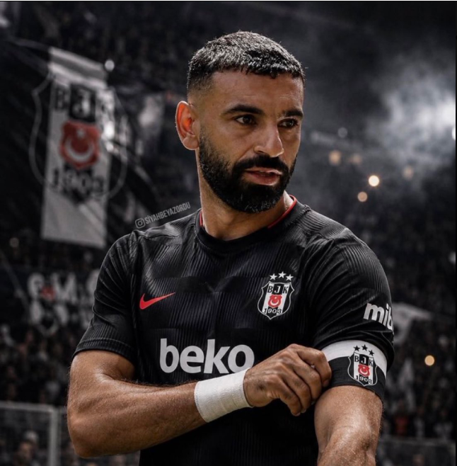 بشكتاش يحسم الجدل بشأن محمد صلاح ويكشف حقيقة مفاوضات ضم نجم ليفربول