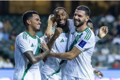 الأهلي يسقط أمام القادسية بثلاثية.. والاتحاد يقلب الطاولة على الفيحاء