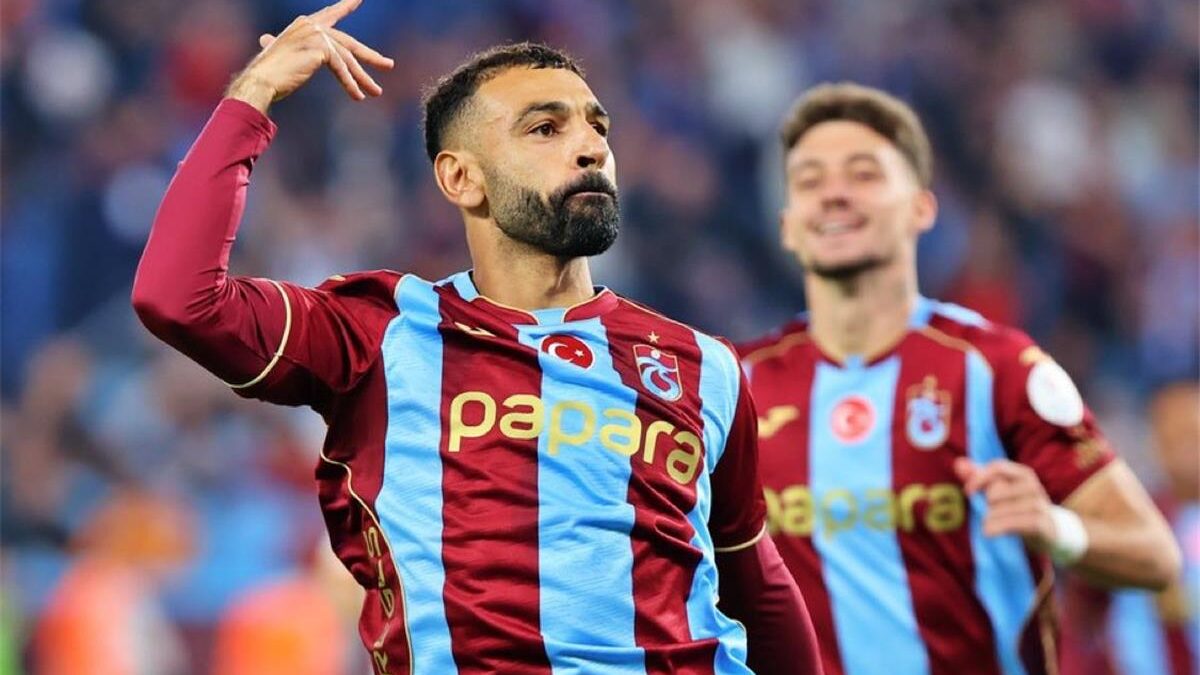 هاتريك محمد صلاح يخفي مفاجأة كبرى.. رقم تاريخي لم يحققه أي لاعب قبله
