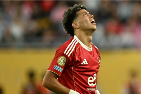 حقيقة عقوبة إمام عاشور بعد احتفاله أمام الزمالك.. قرار الأهلي يحسم الجدل
